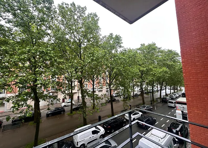 Cosy 2 Bedroom Apartment In City Center